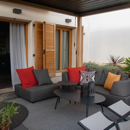 Unique Boutique Antibes Отель