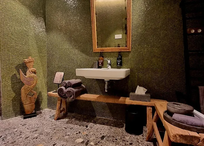 Unique Boutique Antibes * Жуан-ле-Пен