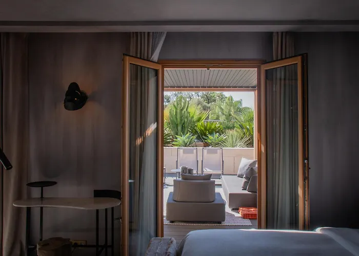 Отель Unique Boutique Antibes