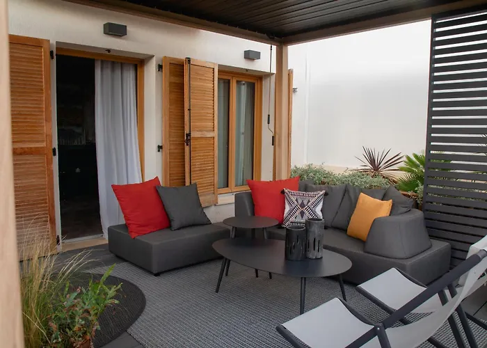 Unique Boutique Antibes Отель