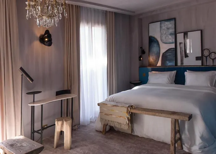 Unique Boutique Antibes Отель