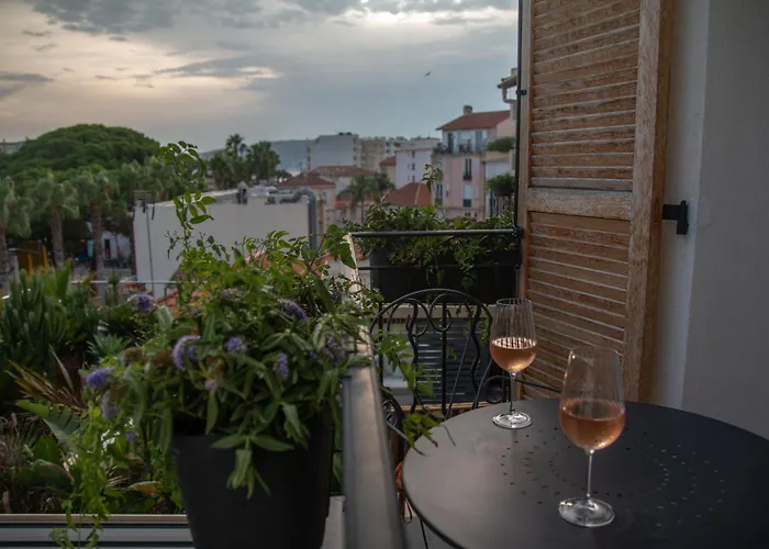 Unique Boutique Antibes Жуан-ле-Пен