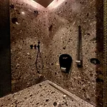 Unique Boutique Antibes * ז'ואן-לה-פינס
