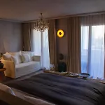 Unique Boutique Antibes מלון *