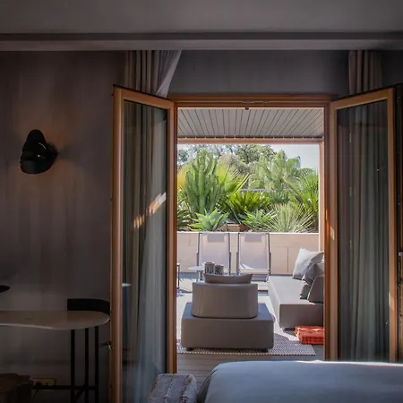 Hotel Unique Boutique Antibes