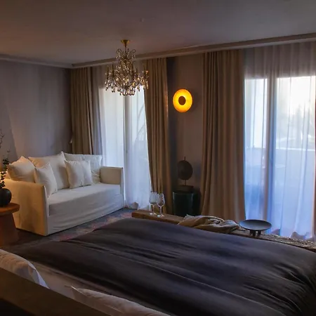 Unique Boutique Antibes ホテル *