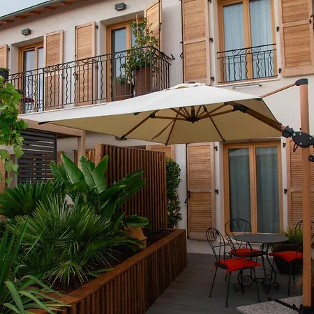 Unique Boutique Antibes ホテル