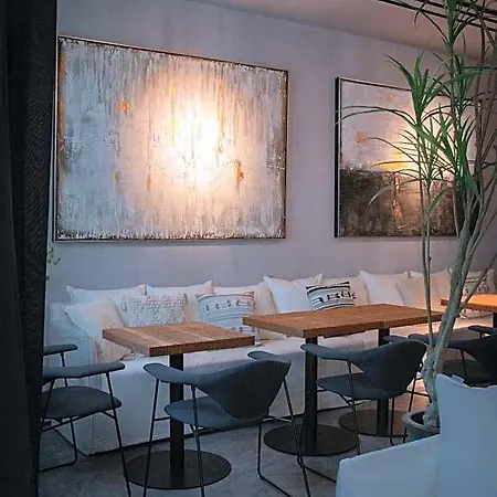 Unique Boutique Antibes Hotel *